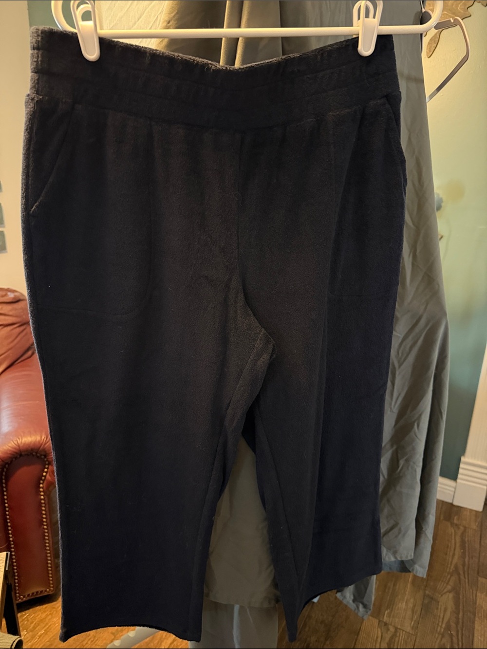 Belle Beach by Kim Gravel Women's Navy Cropped Pull-On Pants